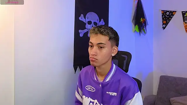 yulian vasquez online show from October 2025 12:17:02 PM