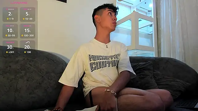 LoganTwink18 online show from September 2025 07:46:02 PM