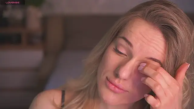 Vanille Mystery online show from April 2026 07:44:02 AM