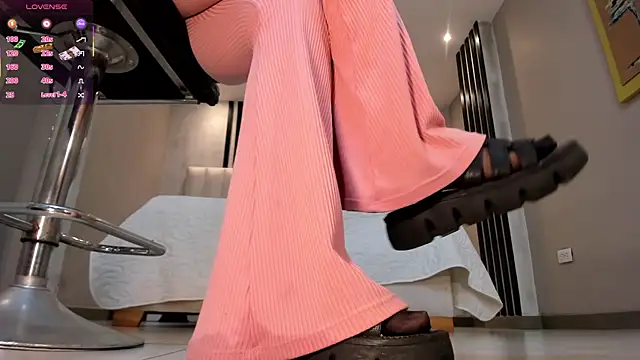 EsmeraldaGrace1 online show from November 2025 04:04:01 AM