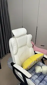 Qianqian-888 online show from October 2025 01:18:01 AM