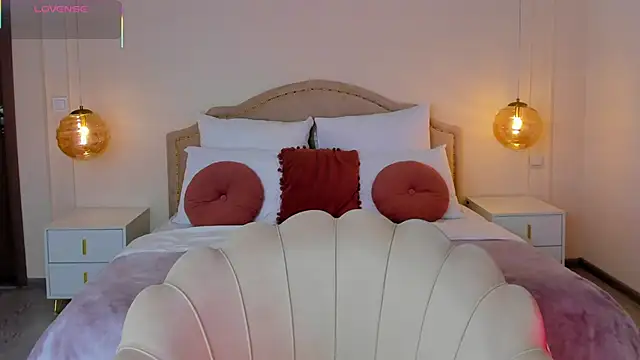 MilaMour online show from February 2026 01:14:01 PM