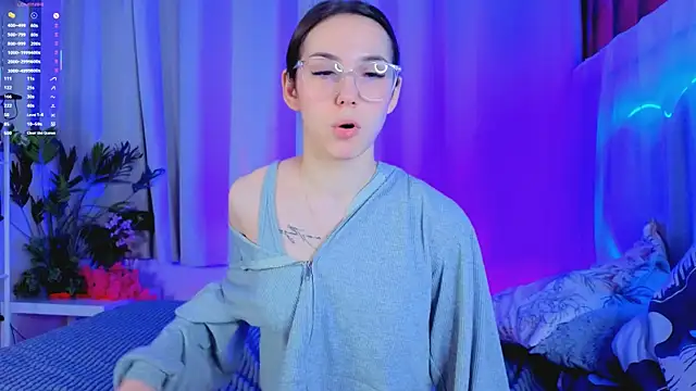 -CindyLou online show from November 2025 05:19:02 AM