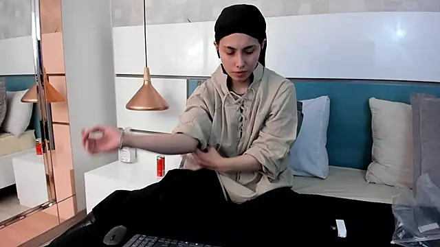 Ashkoreh online show from April 2026 09:15:02 PM