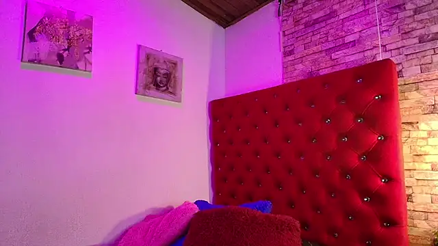 Snapshot of Victoria_Thompson1 chatting on October 2025 08:06:02 PM Victoria Thompson1 online show from October 2025 08:06:02 PM