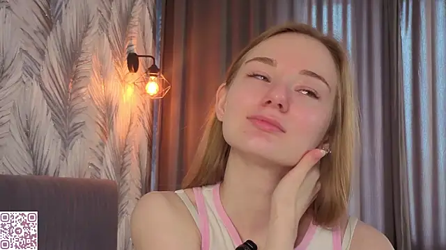 Snapshot of ElvinaRose chatting on May 2026 04:30:02 AM ElvinaRose online show from May 2026 04:30:02 AM