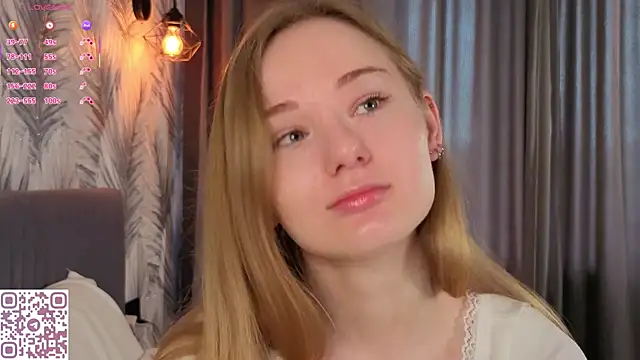Snapshot of ElvinaRose chatting on June 2026 04:57:01 AM ElvinaRose online show from June 2026 04:57:01 AM