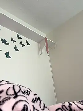 Moxhavix online show from November 2025 07:57:01 PM