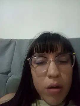 lareinalareinadelanal online show from December 2025 11:45:01 PM