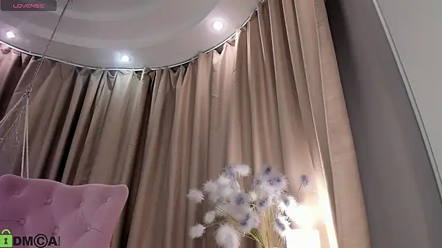 Naomi   Rias online show from October 2025 11:20:01 PM