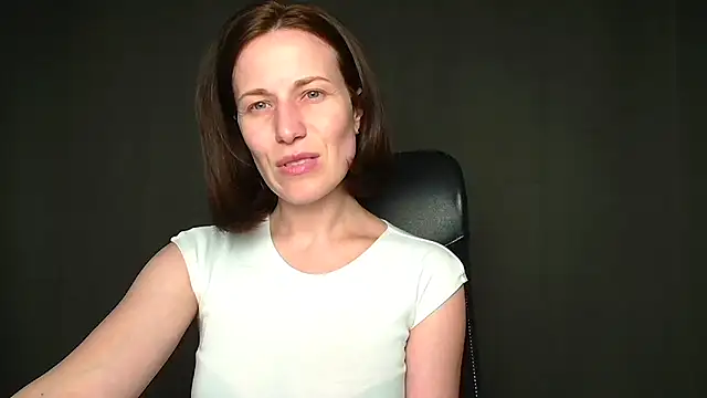 Snapshot of Kelly_Kisss chatting on May 2026 11:27:01 AM Kelly Kisss online show from May 2026 11:27:01 AM
