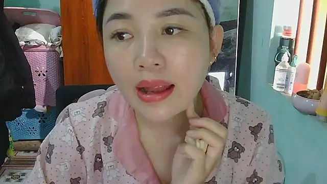 Uhem112 online show from November 2025 05:29:02 AM