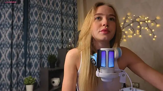 Snapshot of Anna_mileer chatting on December 2025 01:22:02 AM Anna mileer online show from December 2025 01:22:02 AM