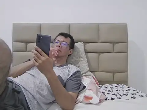 skinnylatino51 online show from February 2026 01:35:02 AM