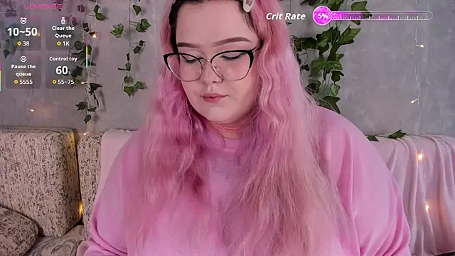 Snapshot of _CandyM1lky_ chatting on May 2026 07:28:02 AM CandyM1lky online show from May 2026 07:28:02 AM