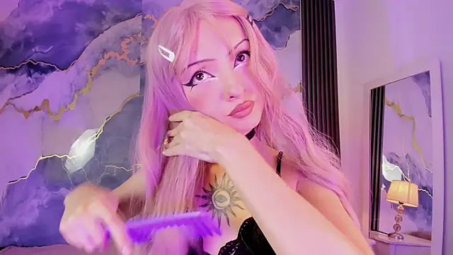 Snapshot of MaddieStark chatting on June 2026 01:11:01 PM MaddieStark online show from June 2026 01:11:01 PM