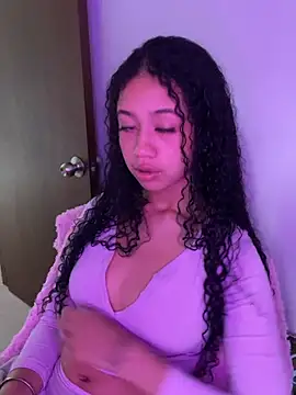 jadee8 online show from April 2026 06:16:01 PM