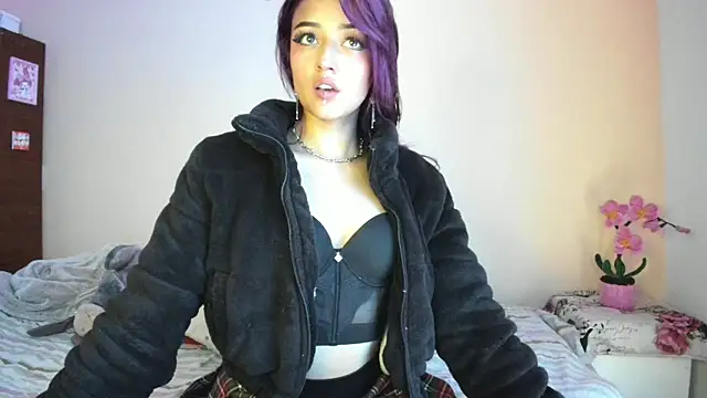 Snapshot of Emmantho chatting on June 2026 06:49:01 PM Emmantho online show from June 2026 06:49:01 PM