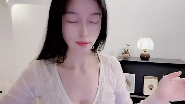 Onechestnut online show from November 2025 06:23:01 AM