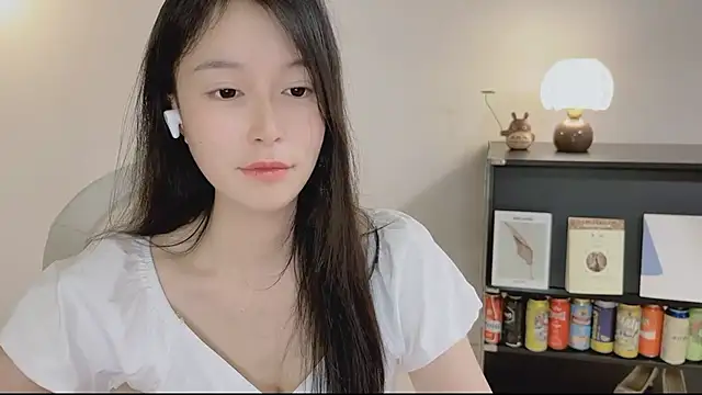 Onechestnut online show from April 2026 05:12:02 PM