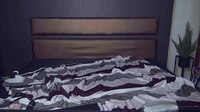 BustyBrunettes online show from October 2025 04:52:01 PM