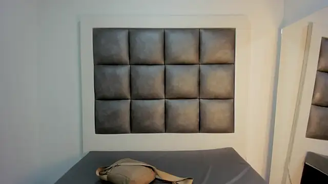 Mia lopez   online show from September 2025 01:01:01 PM