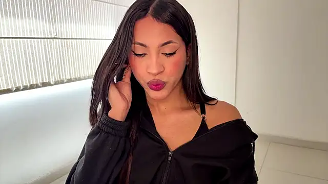 clara evanss s online show from February 2026 04:05:02 PM