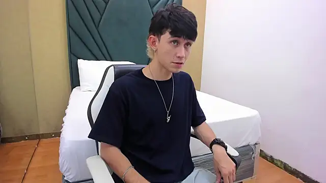 Michael blue online show from October 2025 08:47:01 PM