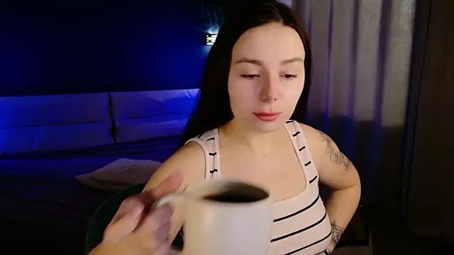 Snapshot of Di_na_Bell chatting on April 2026 05:55:01 AM Di na Bell online show from April 2026 05:55:01 AM