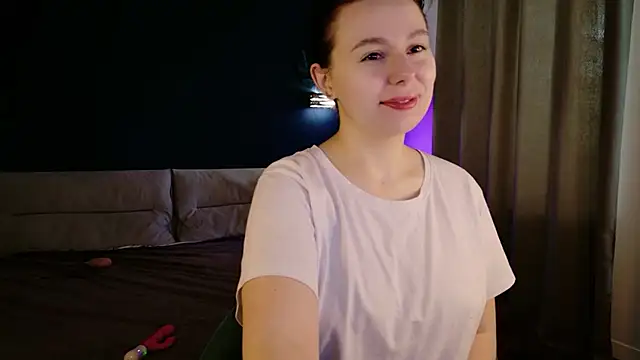 Snapshot of Di_na_Bell chatting on May 2026 05:58:01 AM Di na Bell online show from May 2026 05:58:01 AM