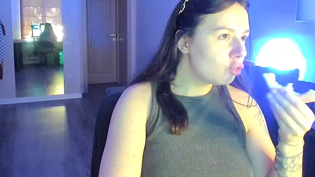 Snapshot of Di_na_Bell chatting on May 2026 05:58:02 AM Di na Bell online show from May 2026 05:58:02 AM