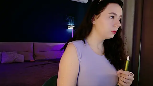 Snapshot of Di_na_Bell chatting on May 2026 09:24:01 AM Di na Bell online show from May 2026 09:24:01 AM