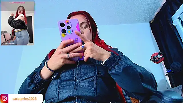 carolinhe  online show from November 2025 07:58:02 PM