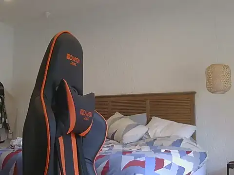 Snapshot of TroyDieselXXX chatting on November 2025 06:36:01 AM TroyDieselXXX online show from November 2025 06:36:01 AM