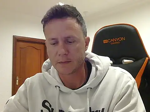 TroyDieselXXX online show from December 2025 05:54:01 PM