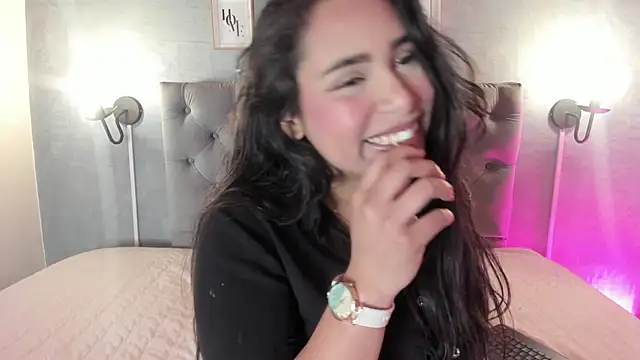 GiannaSlimJB online show from September 2025 03:32:02 AM