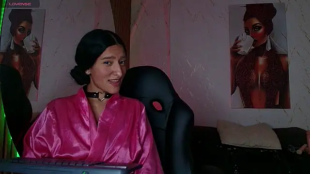 Scaarlettfox online show from November 2025 07:35:01 PM