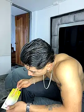 Snapshot of MR_MUSCLE chatting on October 2025 11:55:01 AM MR MUSCLE online show from October 2025 11:55:01 AM