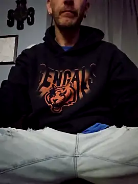 Sampzon online show from October 2025 01:49:01 AM