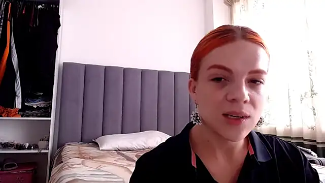Snapshot of saara_johnson496 chatting on June 2026 01:56:01 PM saara johnson496 online show from June 2026 01:56:01 PM