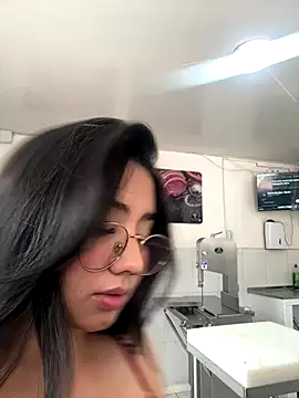 Michelle Zoe online show from October 2025 04:19:02 PM