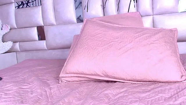 emmacurvy online show from October 2025 03:06:02 AM