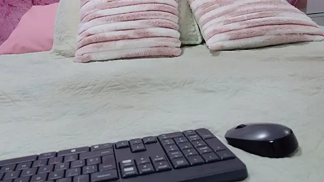 emmacurvy online show from March 2026 03:12:01 AM