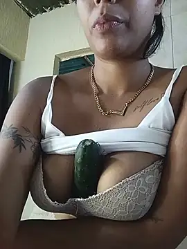 Snapshot of Fernanda30 chatting on June 2026 02:28:02 PM Fernanda30 online show from June 2026 02:28:02 PM