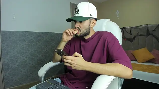 Snapshot of Ryan_Jackson_ chatting on October 2025 11:11:02 PM Ryan Jackson  online show from October 2025 11:11:02 PM