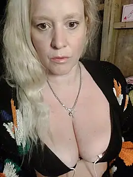 Snapshot of Bouncy-Bella28X chatting on September 2025 07:19:01 AM Bouncy-Bella28X online show from September 2025 07:19:01 AM