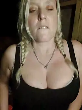 Snapshot of Bouncy-Bella28X chatting on October 2025 09:45:01 PM Bouncy-Bella28X online show from October 2025 09:45:01 PM