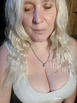 Snapshot of Bouncy-Bella28X chatting on October 2025 11:30:02 AM Bouncy-Bella28X online show from October 2025 11:30:02 AM