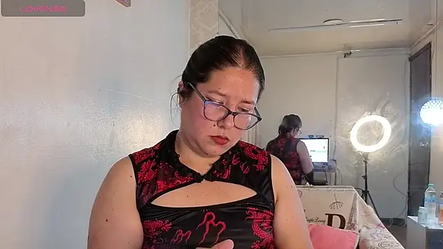 Snapshot of scarlett_widow_ chatting on May 2026 03:14:01 AM scarlett widow online show from May 2026 03:14:01 AM