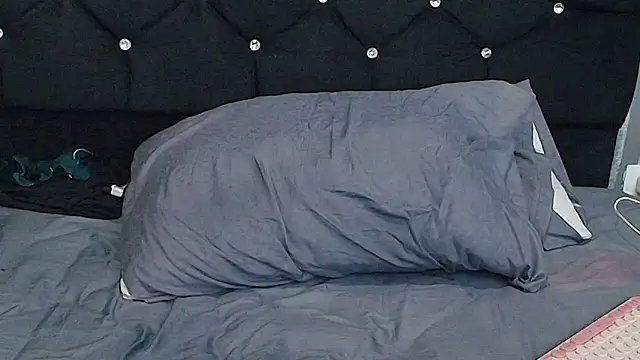 Alicee Moonn online show from November 2025 08:49:02 AM